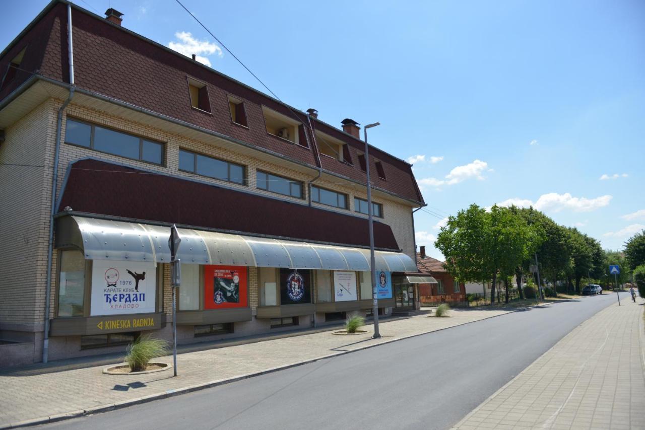 Apartmani Tomic Kladovo Exterior photo